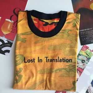 Lost in Translation reverse orange camo T-hirt